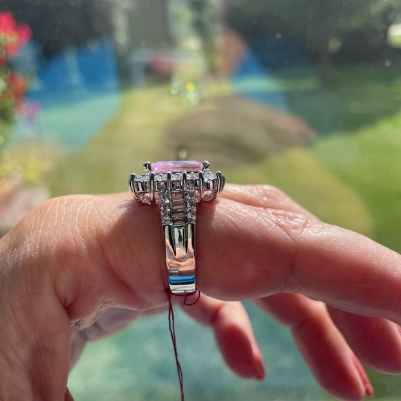 NWT sterling silver size 8 pink ring - Picture 2 of 3